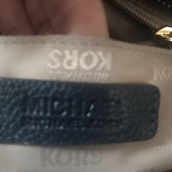 MICHAEL KORS KARSON LARGE NAVY SATCHEL LEATHER HANDBAG AND Wallet - Picture 4 of 7